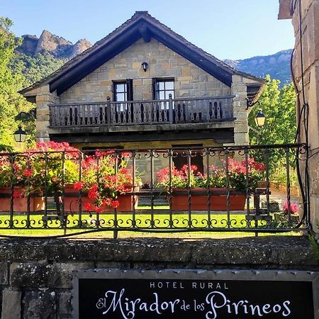 Hotel Rural El Mirador De Los Pirineos Санта-Крус-де-ла-Серос Экстерьер фото