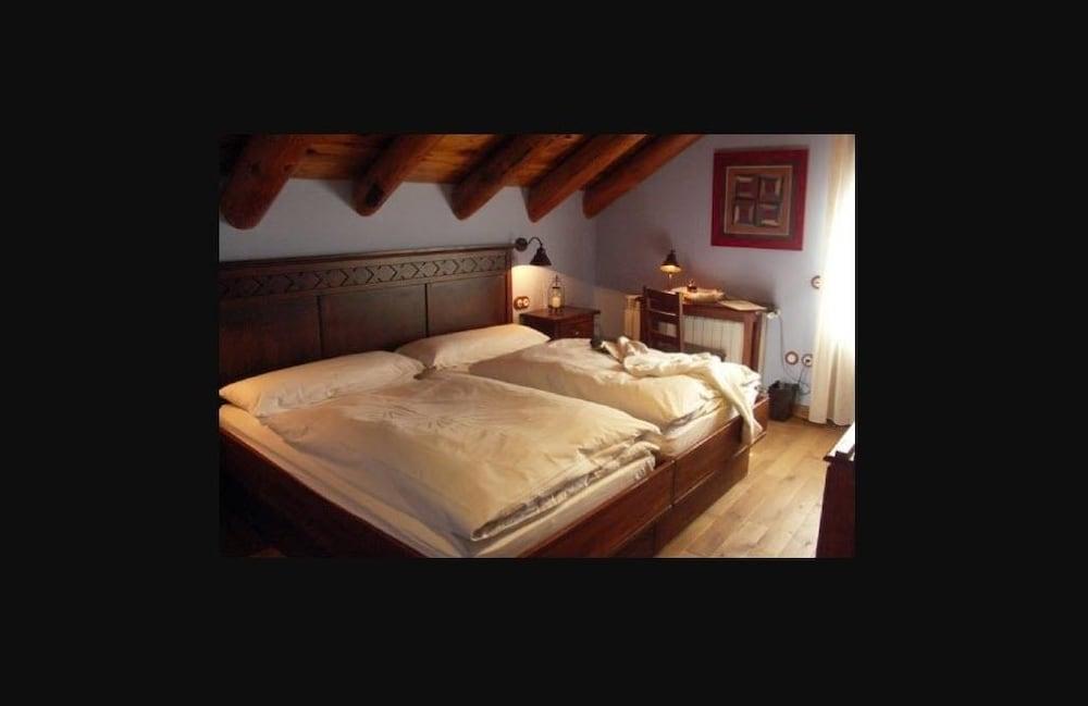 Hotel Rural El Mirador De Los Pirineos Санта-Крус-де-ла-Серос Экстерьер фото