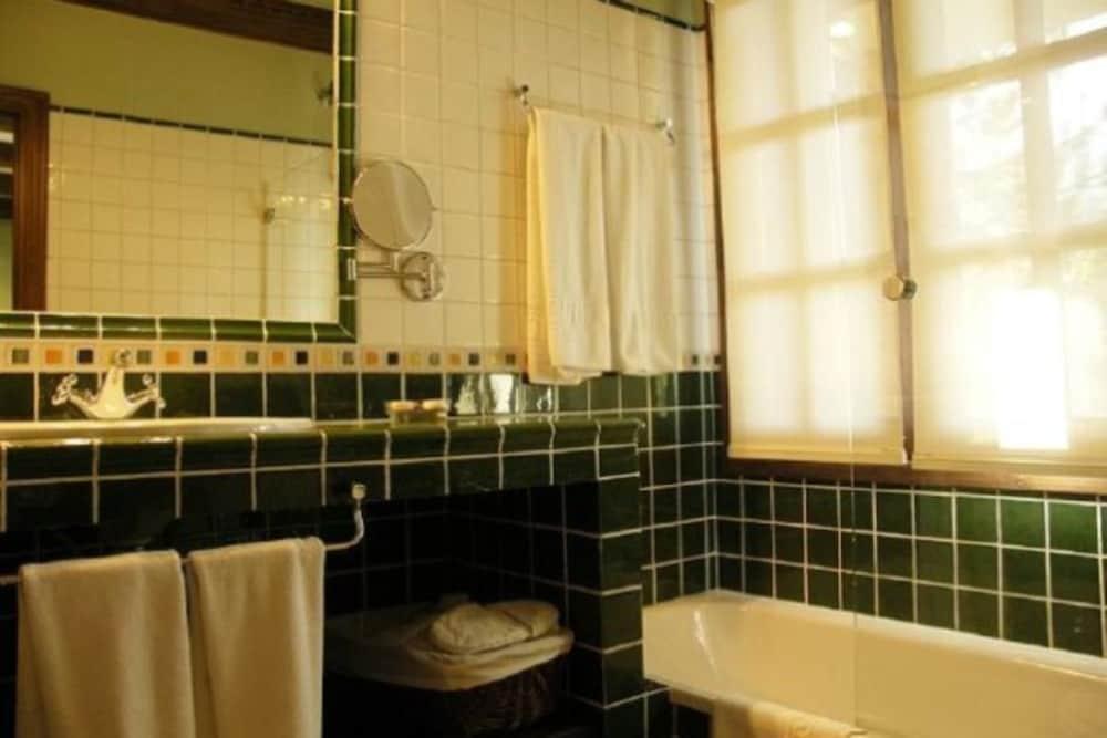 Hotel Rural El Mirador De Los Pirineos Санта-Крус-де-ла-Серос Экстерьер фото
