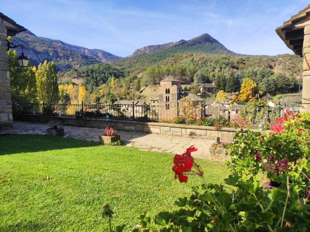 Hotel Rural El Mirador De Los Pirineos Санта-Крус-де-ла-Серос Экстерьер фото