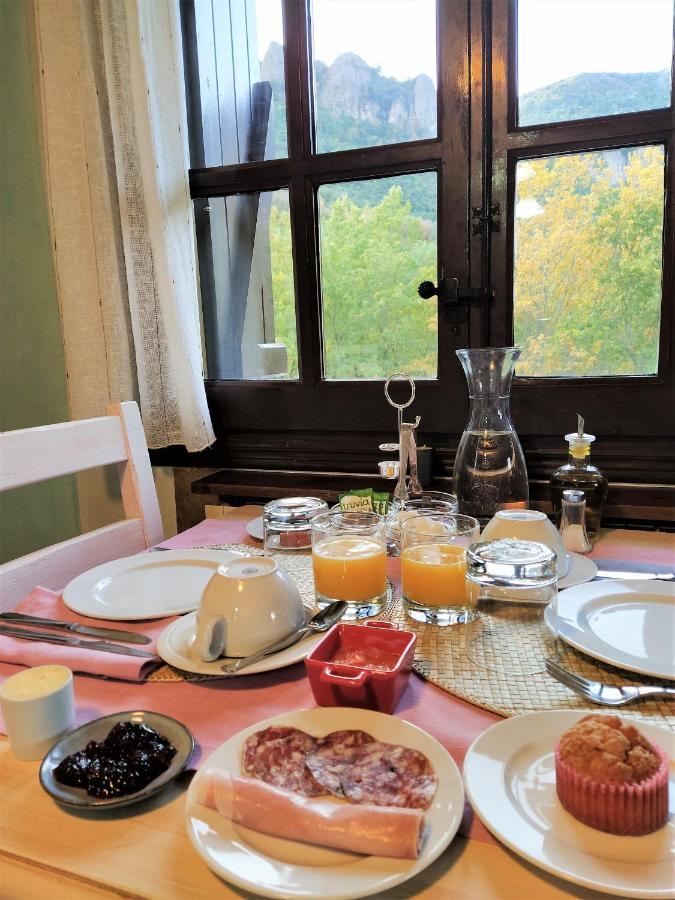 Hotel Rural El Mirador De Los Pirineos Санта-Крус-де-ла-Серос Экстерьер фото