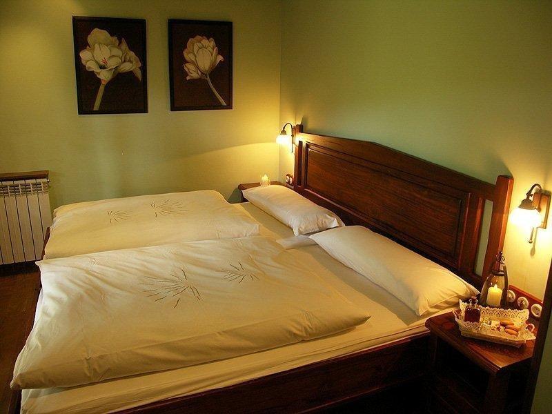 Hotel Rural El Mirador De Los Pirineos Санта-Крус-де-ла-Серос Экстерьер фото