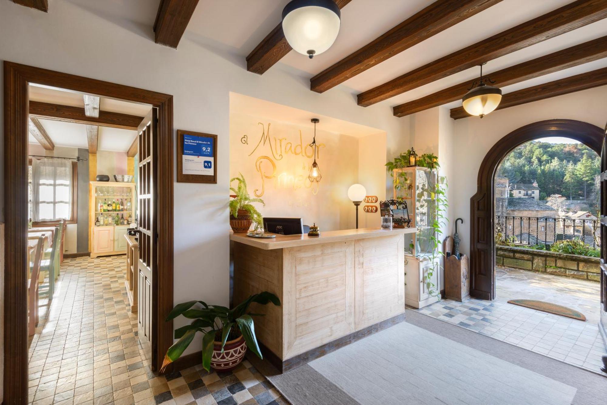 Hotel Rural El Mirador De Los Pirineos Санта-Крус-де-ла-Серос Экстерьер фото