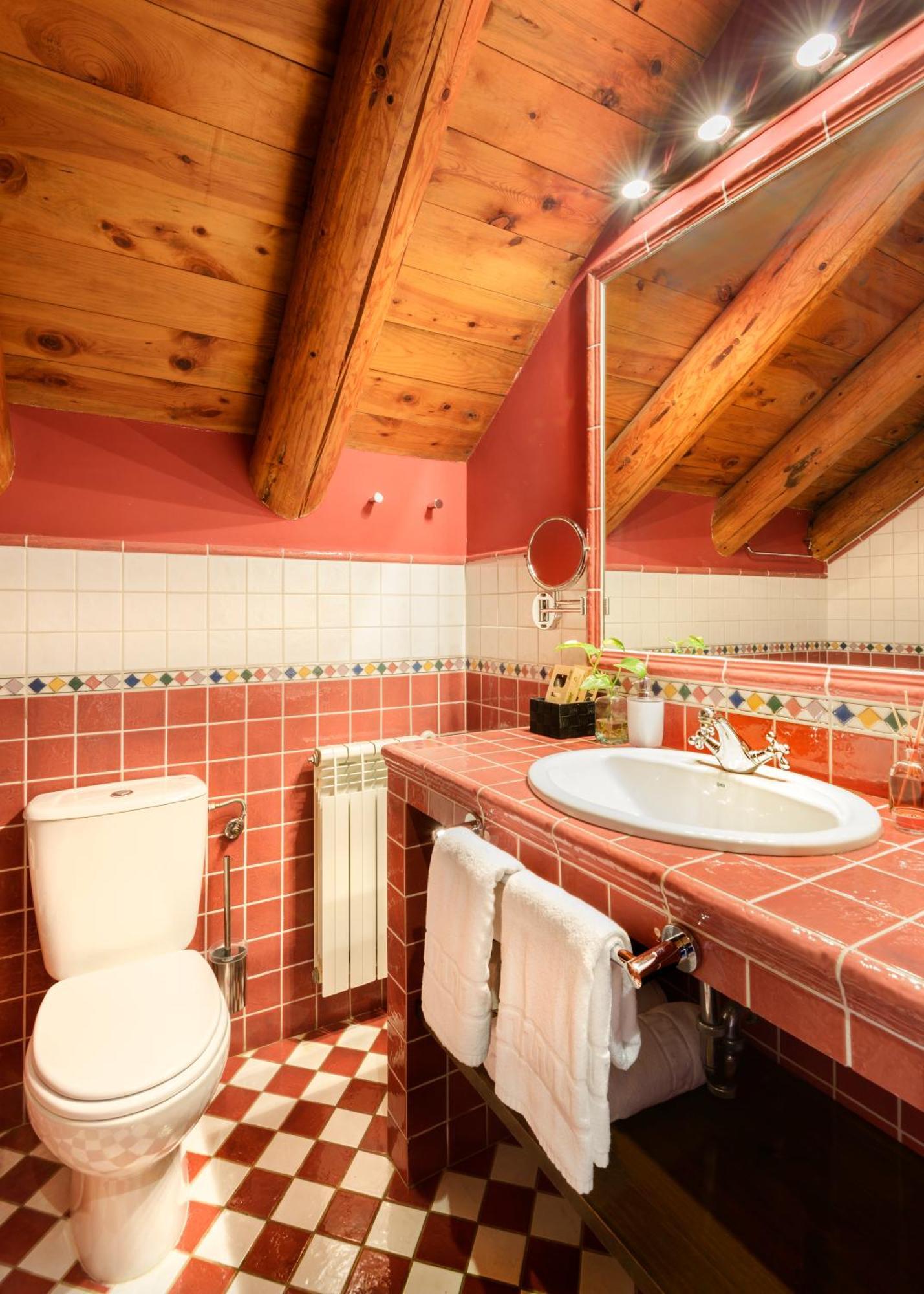 Hotel Rural El Mirador De Los Pirineos Санта-Крус-де-ла-Серос Экстерьер фото