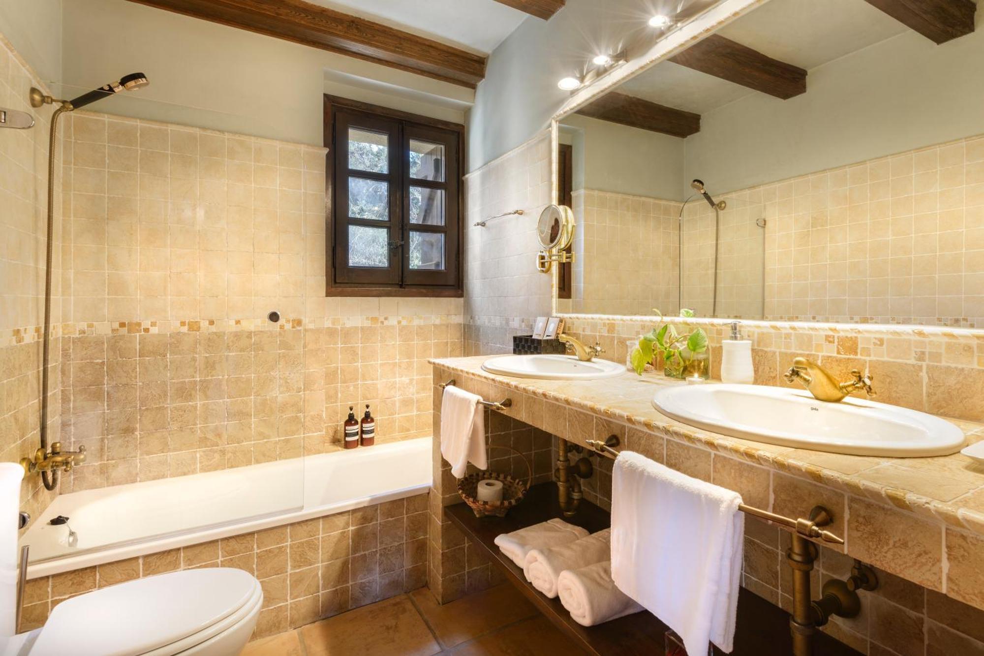 Hotel Rural El Mirador De Los Pirineos Санта-Крус-де-ла-Серос Экстерьер фото